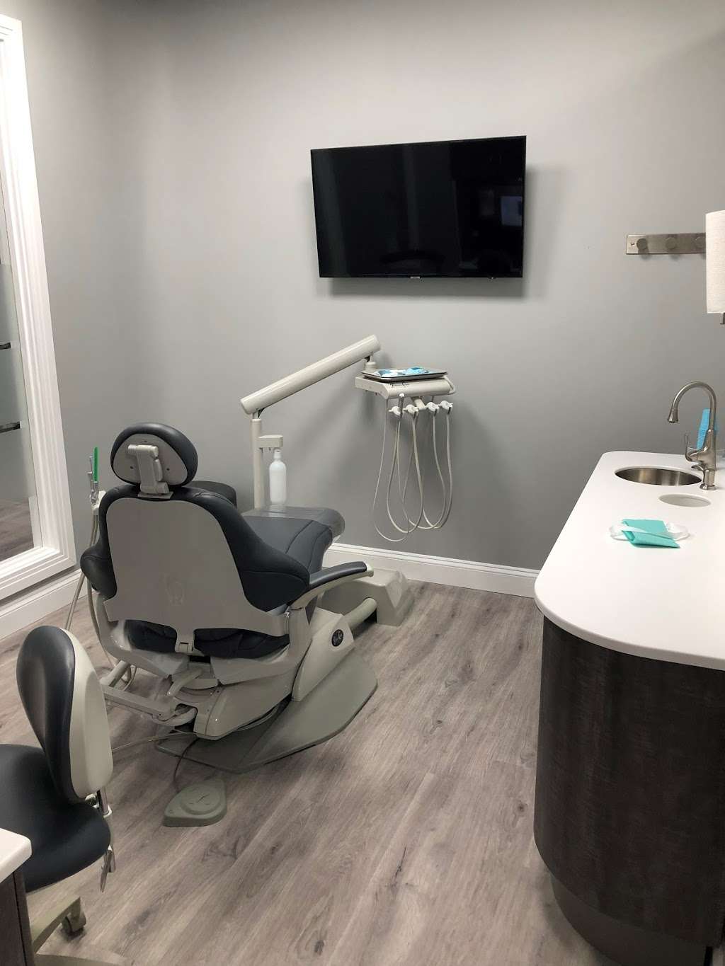 Garey Potamianos, D.D.S. | 16 E Burlington St, Riverside, IL 60546, USA | Phone: (708) 777-1800