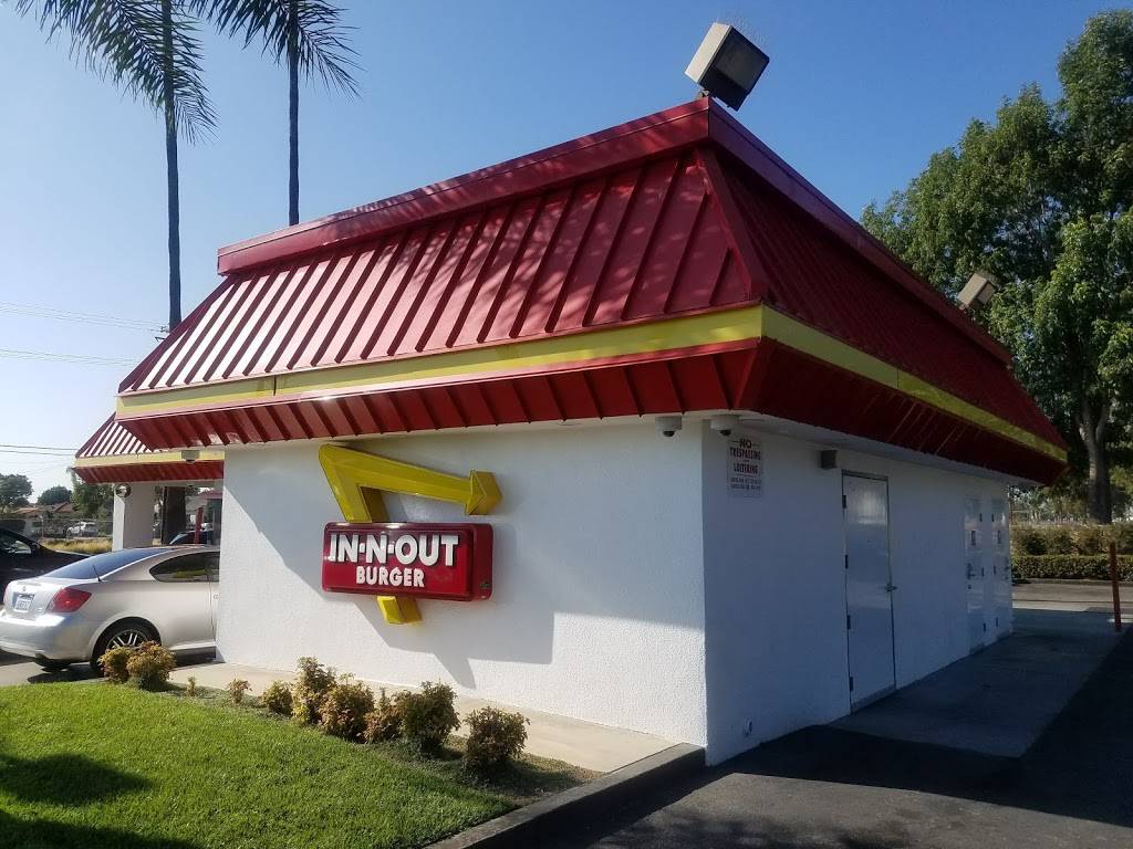 In-N-Out Burger | 815 N Bristol St, Santa Ana, CA 92703, USA | Phone: (800) 786-1000