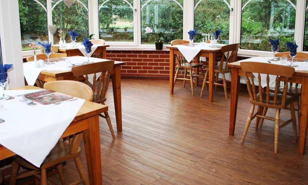 Waterhall Country Hotel | Prestwood Lane, Ifield Wood, Crawley RH11 0LA, UK | Phone: 01293 520002