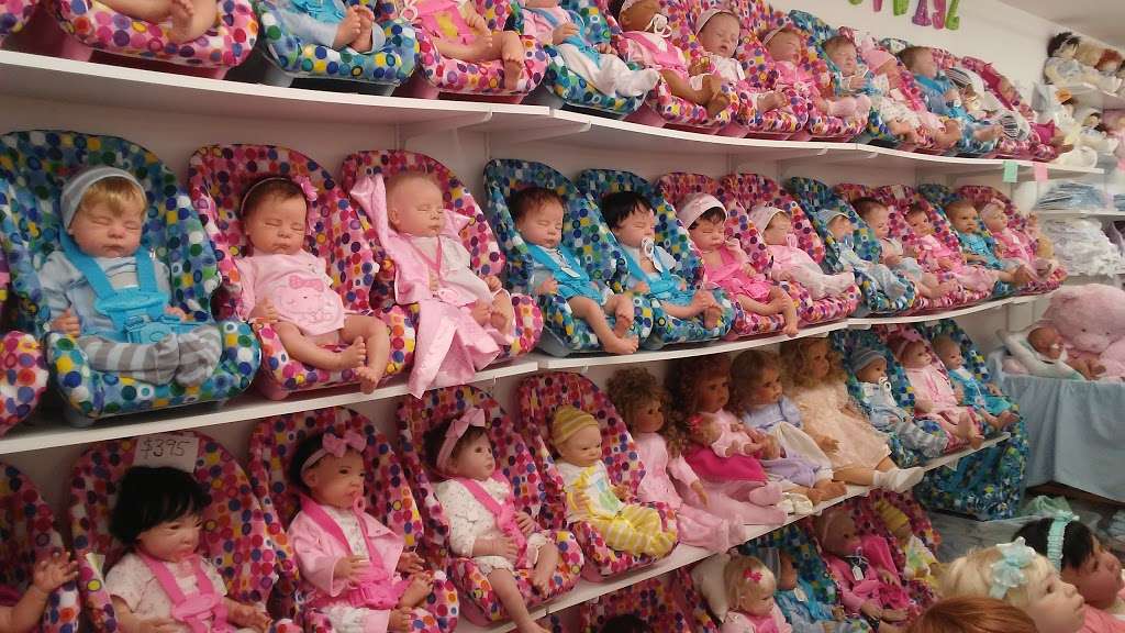Doll Outlet | 2682 Lincoln Hwy E, Ronks, PA 17572, USA | Phone: (717) 687-8118