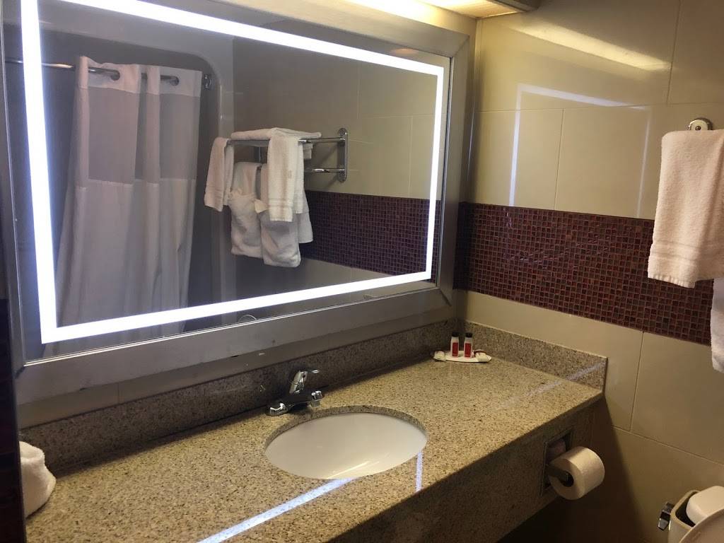 Days Inn by Wyndham Jersey City / NYC Area | 750 Tonnele Ave, Jersey City, NJ 07307, USA | Phone: (201) 420-9040