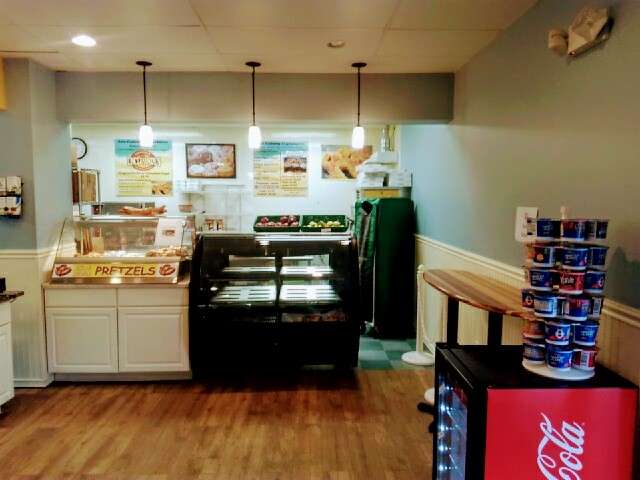 Oceanside Deli & Donuts | 2 Edgewater House, Bethany Beach, DE 19930, USA | Phone: (301) 852-1461