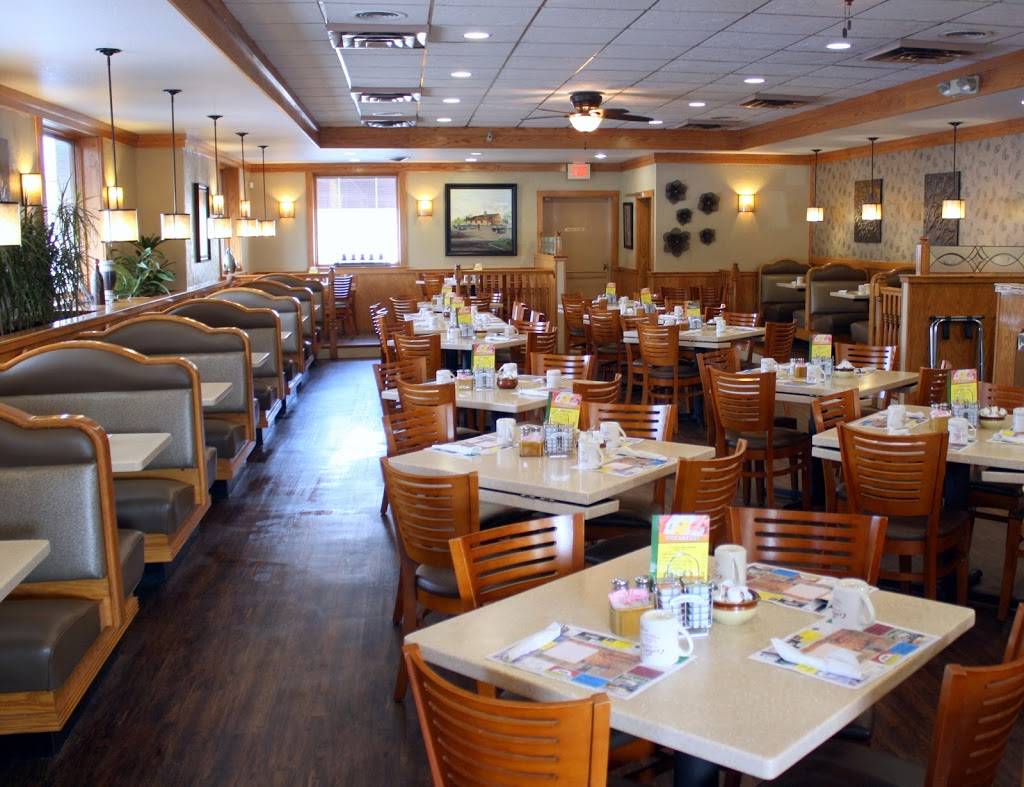 Cosmos House Of Pancakes | 3232 St Joe Center Rd, Fort Wayne, IN 46835, USA | Phone: (260) 492-6262