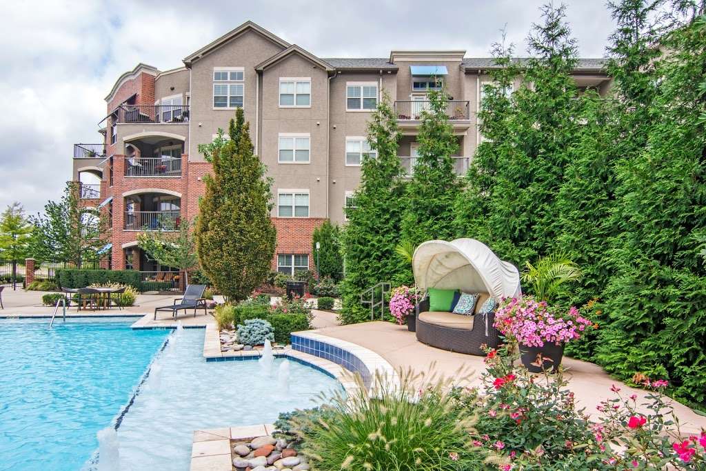 The Village at Mission Farms Apartments | 4080 Indian Creek Pkwy, Overland Park, KS 66206 | Phone: (913) 341-6200