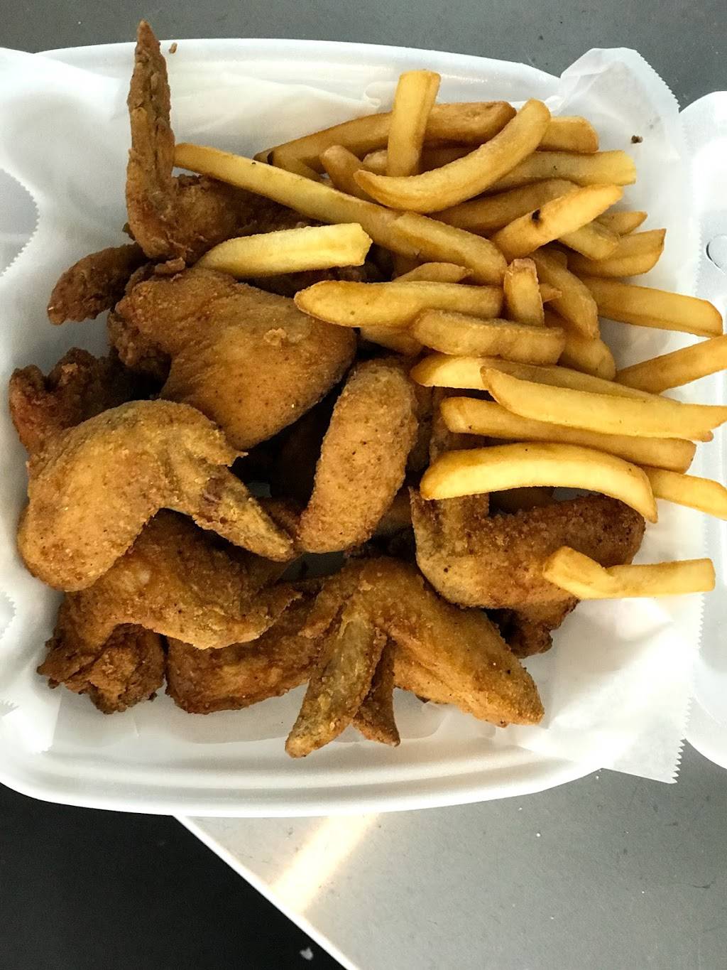 Sam Fish & Chicken | 8200-8298 Hamilton Ave, Mt Healthy, OH 45231, USA | Phone: (513) 521-6222