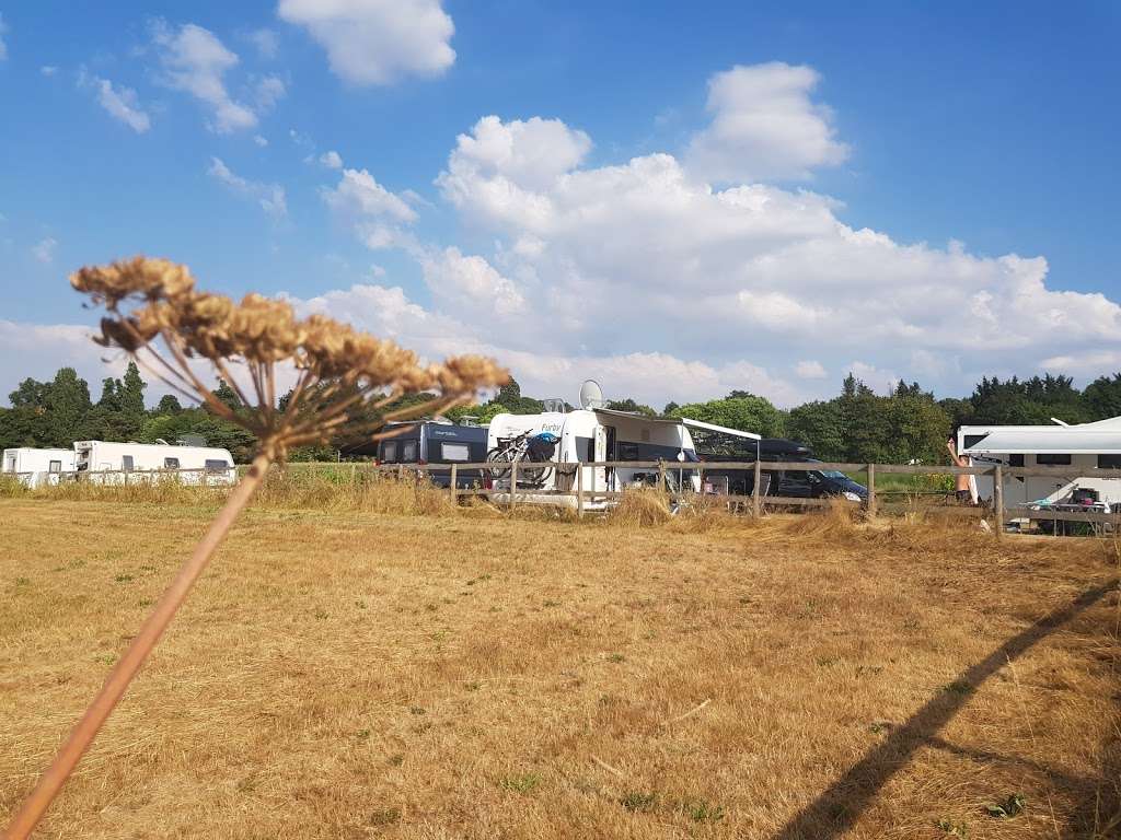 Woollett Hall Farm Camping | Woollett Hall Farm, N Cray Rd, Sidcup DA14 5ET, UK | Phone: 020 8300 2103