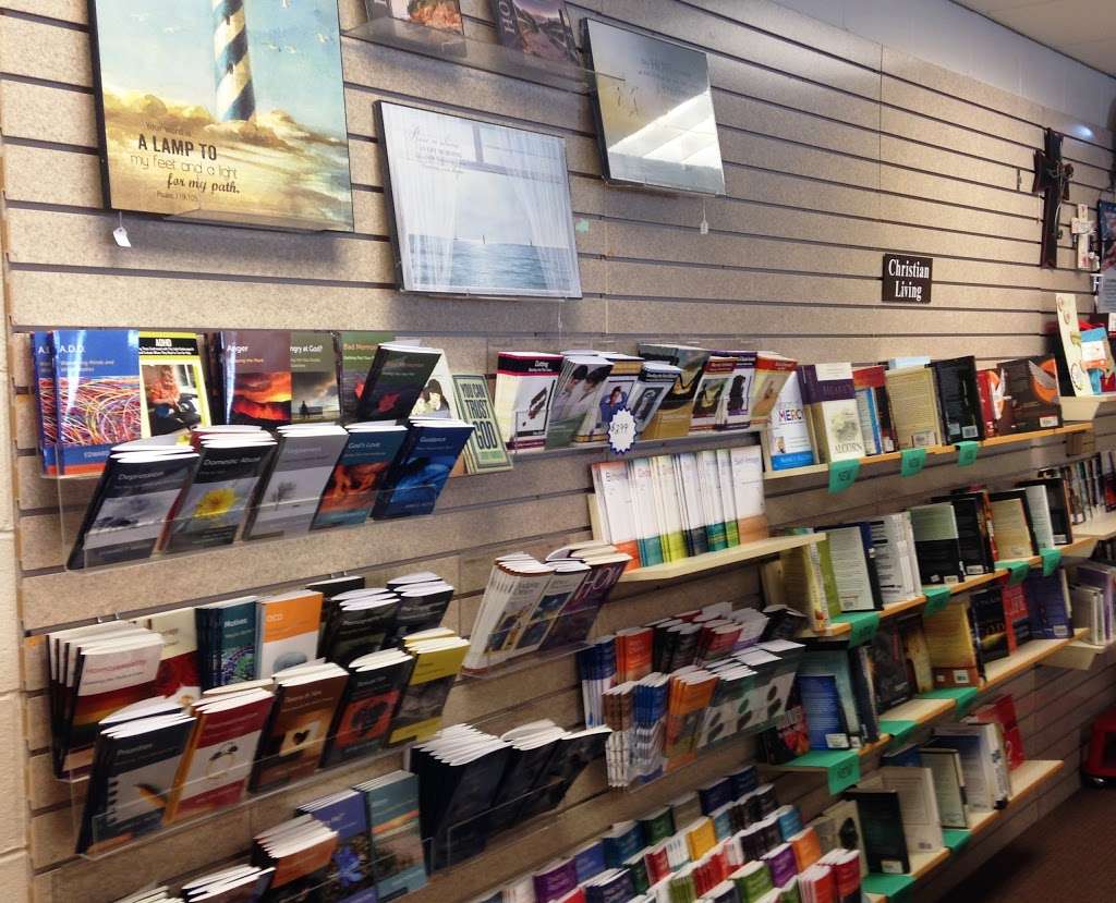 Liberty Bookstore | 824 N Calumet Ave, Chesterton, IN 46304, USA | Phone: (219) 921-1408