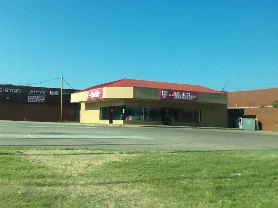 T-Mobile | 2100 NW 122nd St, Oklahoma City, OK 73120, USA | Phone: (405) 242-5073