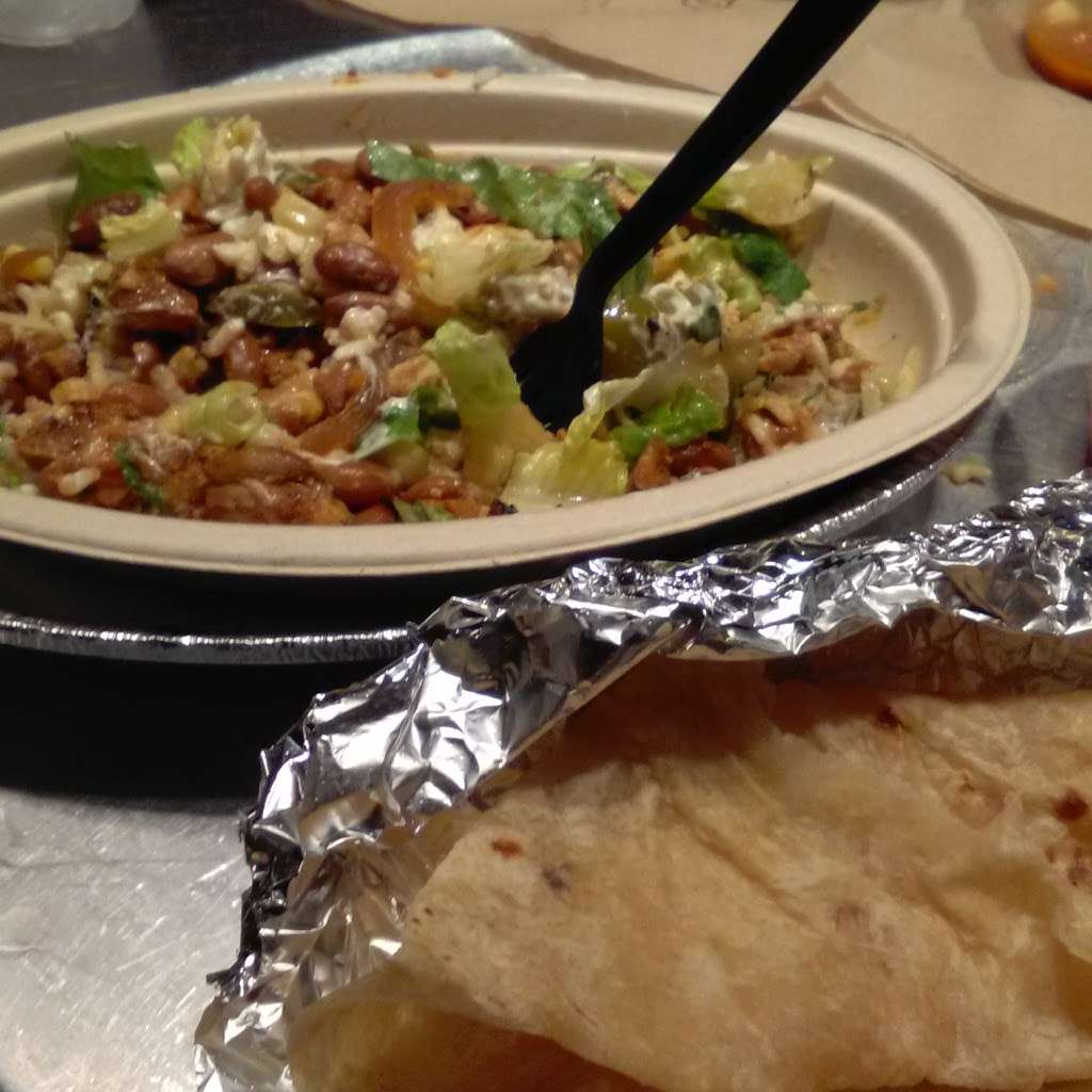 Chipotle Mexican Grill | 1601 Jefferson Davis Hwy, Fredericksburg, VA 22401 | Phone: (540) 373-9628