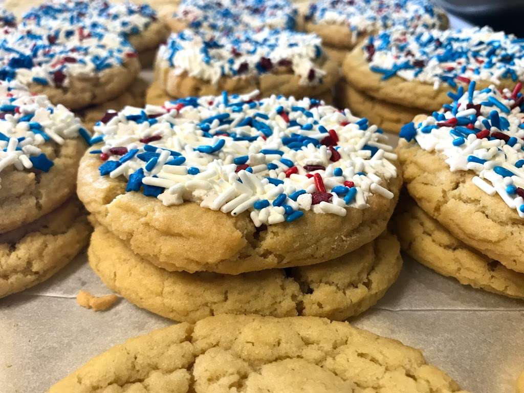 Country Cookie | 206 S Belt Hwy, St Joseph, MO 64506, USA | Phone: (816) 676-2000