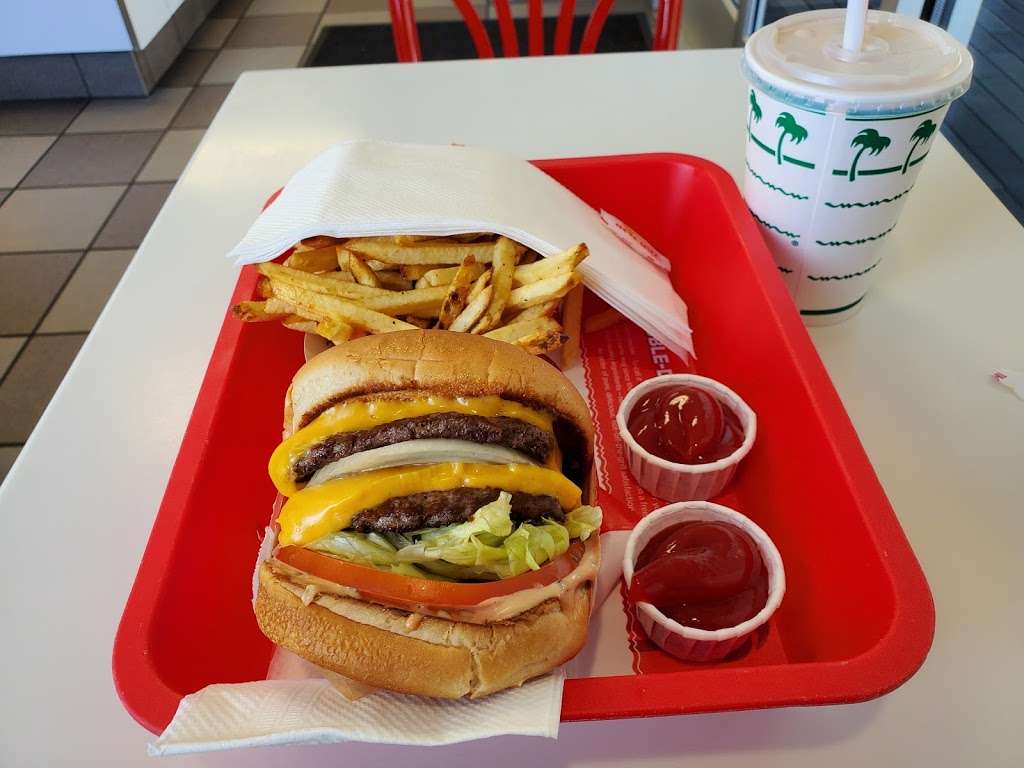 In-N-Out Burger | 4041 N Lakewood Blvd, Long Beach, CA 90808 | Phone: (800) 786-1000