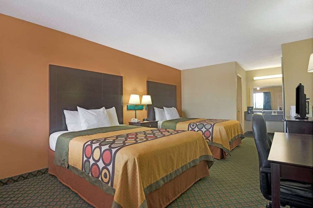 Super 8 by Wyndham Universal City | 200 Palisades Dr, Universal City, TX 78148, USA | Phone: (210) 951-2968