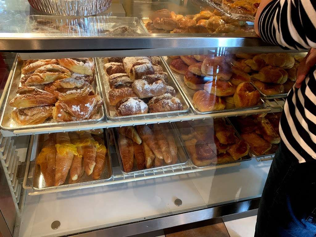 Tango Pastry | 6100 Richmond Hwy, Alexandria, VA 22303, USA | Phone: (703) 477-2577