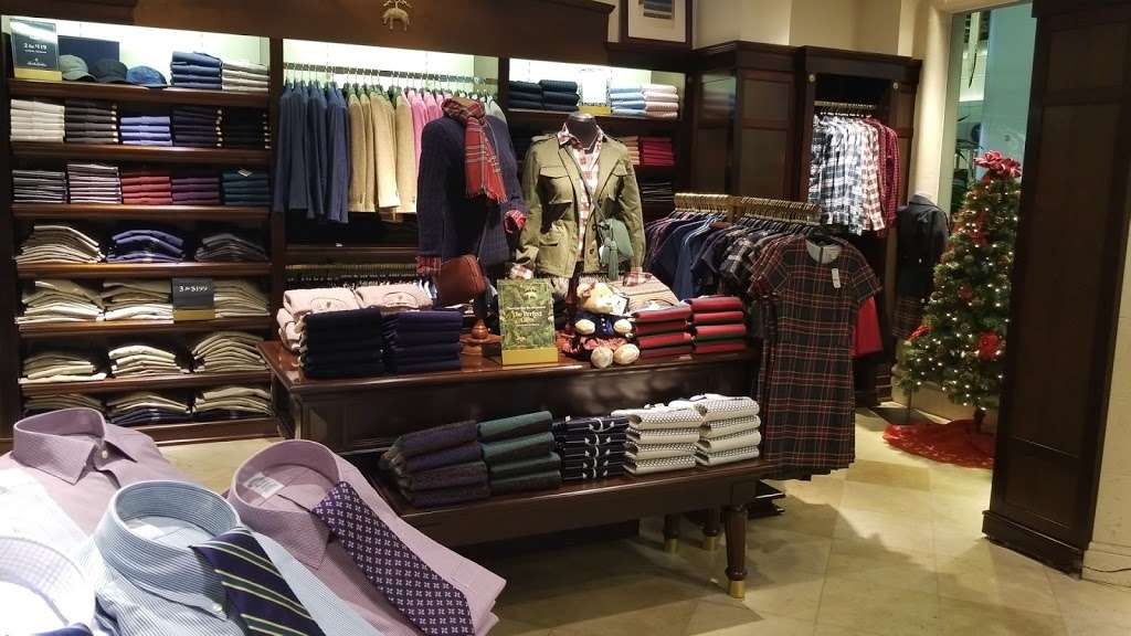 Brooks Brothers | 5300 S Howell Ave, Milwaukee, WI 53207, USA | Phone: (414) 489-1568