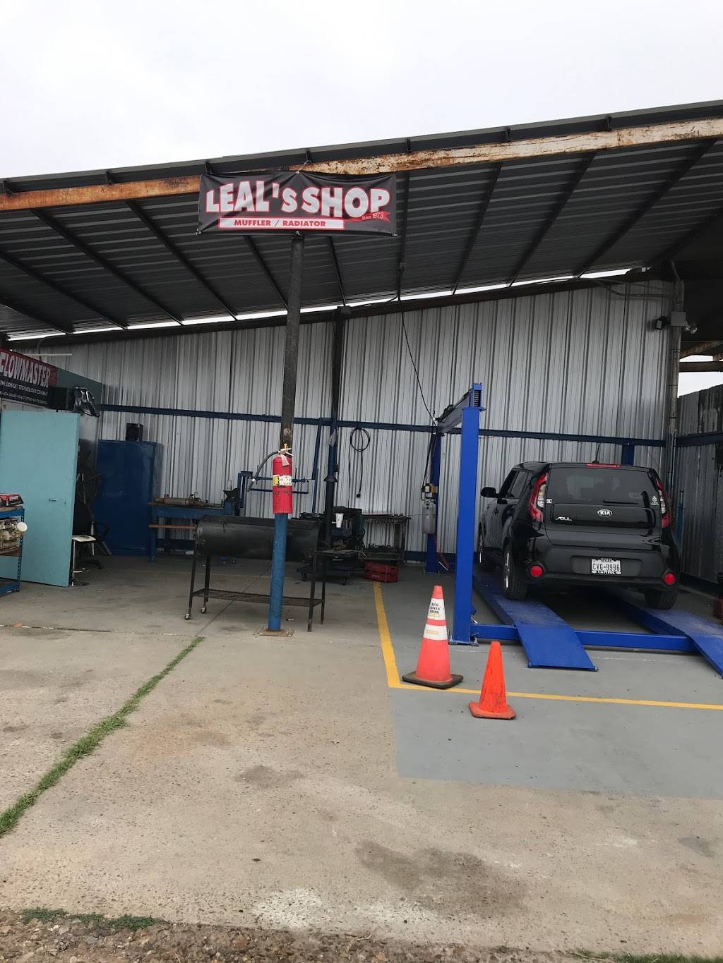 Leal Muffler and Radiator Shop | 4318 S Zapata Hwy, Laredo, TX 78043, USA | Phone: (956) 765-4363