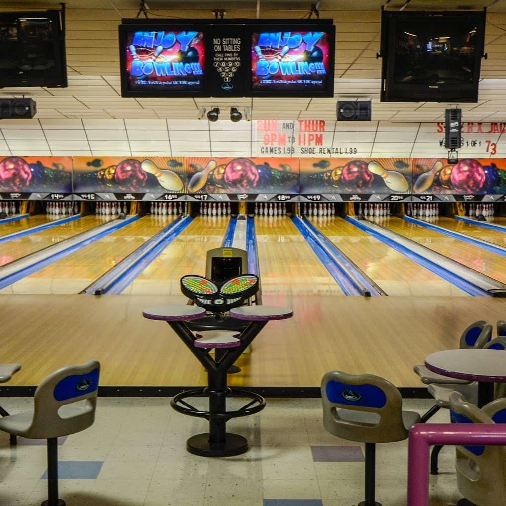 Hanover Bowling Centre Inc | 1630 Broadway, Hanover, PA 17331, USA | Phone: (717) 632-2695