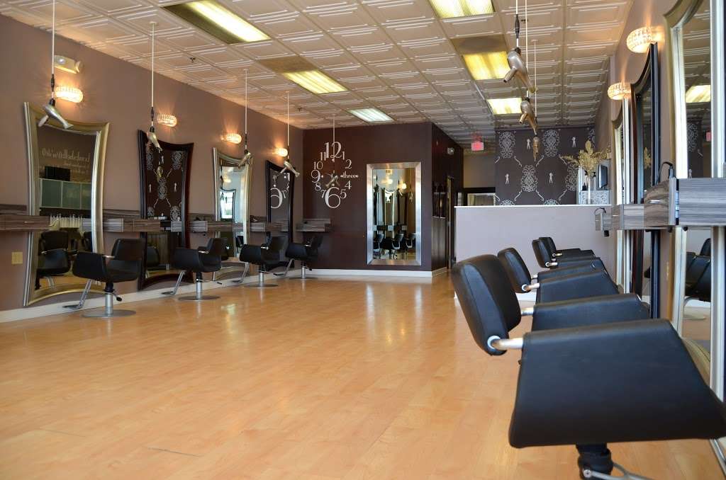 Bombshell Salon | 10030 Baltimore National Pike, Ellicott City, MD 21042, USA | Phone: (410) 418-8222