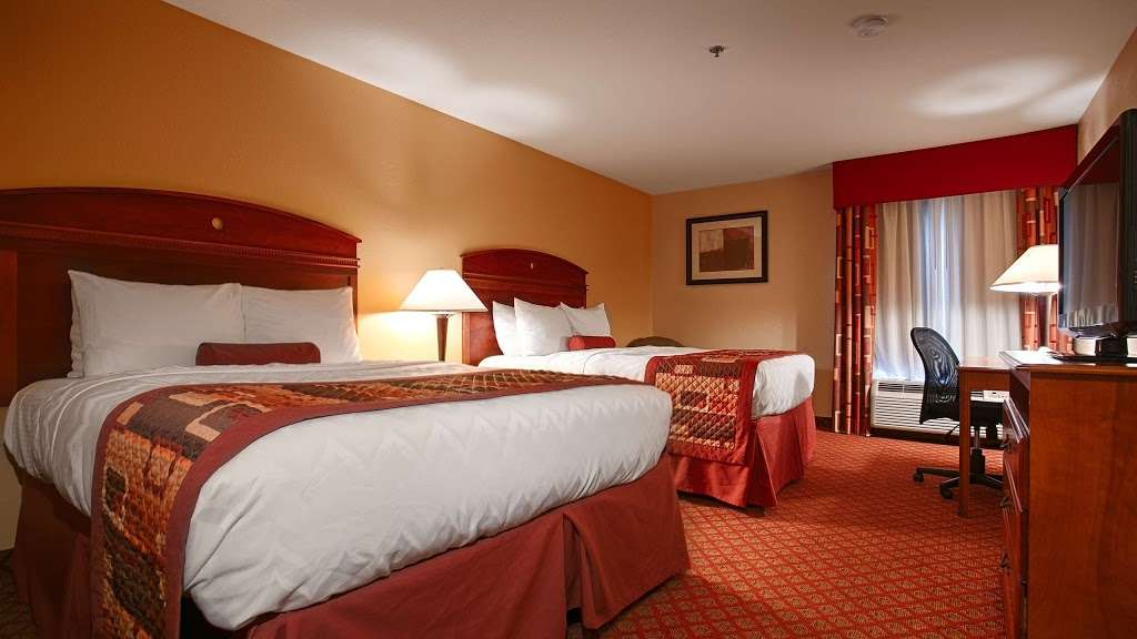 Best Western Plus Kansas City Airport-KCI East | 11130 N Ambassador Dr, Kansas City, MO 64153 | Phone: (816) 891-9111