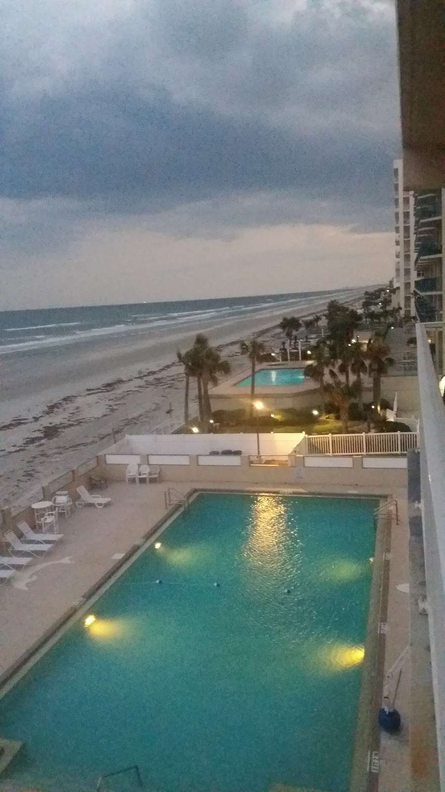 Castaways Beach Resort | 2043 S Atlantic Ave, Daytona Beach, FL 32118, USA