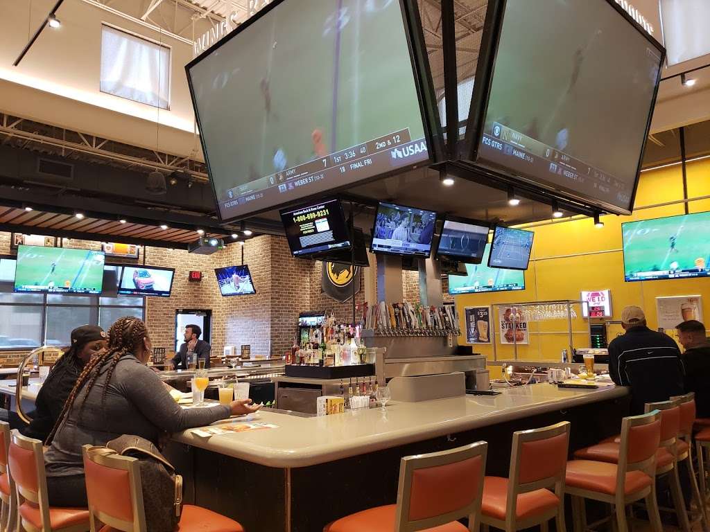 Buffalo Wild Wings | 15800 North Fwy, Houston, TX 77090 | Phone: (281) 443-0760