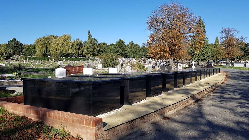 Beckenham Cemetery | Elmers End Rd, London, Beckenham BR3 4TD, UK | Phone: 020 8658 9495