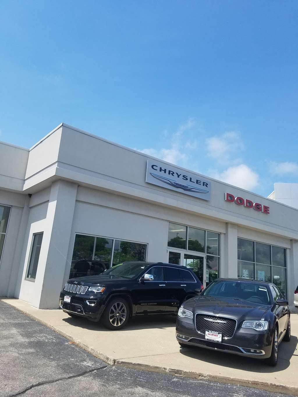 Gurnee Chrysler Jeep Dodge Ram | 7255 Grand Ave, Gurnee, IL 60031, USA | Phone: (847) 623-3000