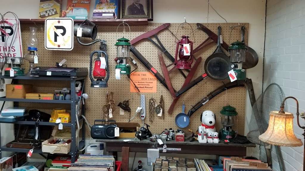 Yesterdays Treasures Antique Mall | 700 Broadway, Chesterton, IN 46304, USA | Phone: (219) 926-2268
