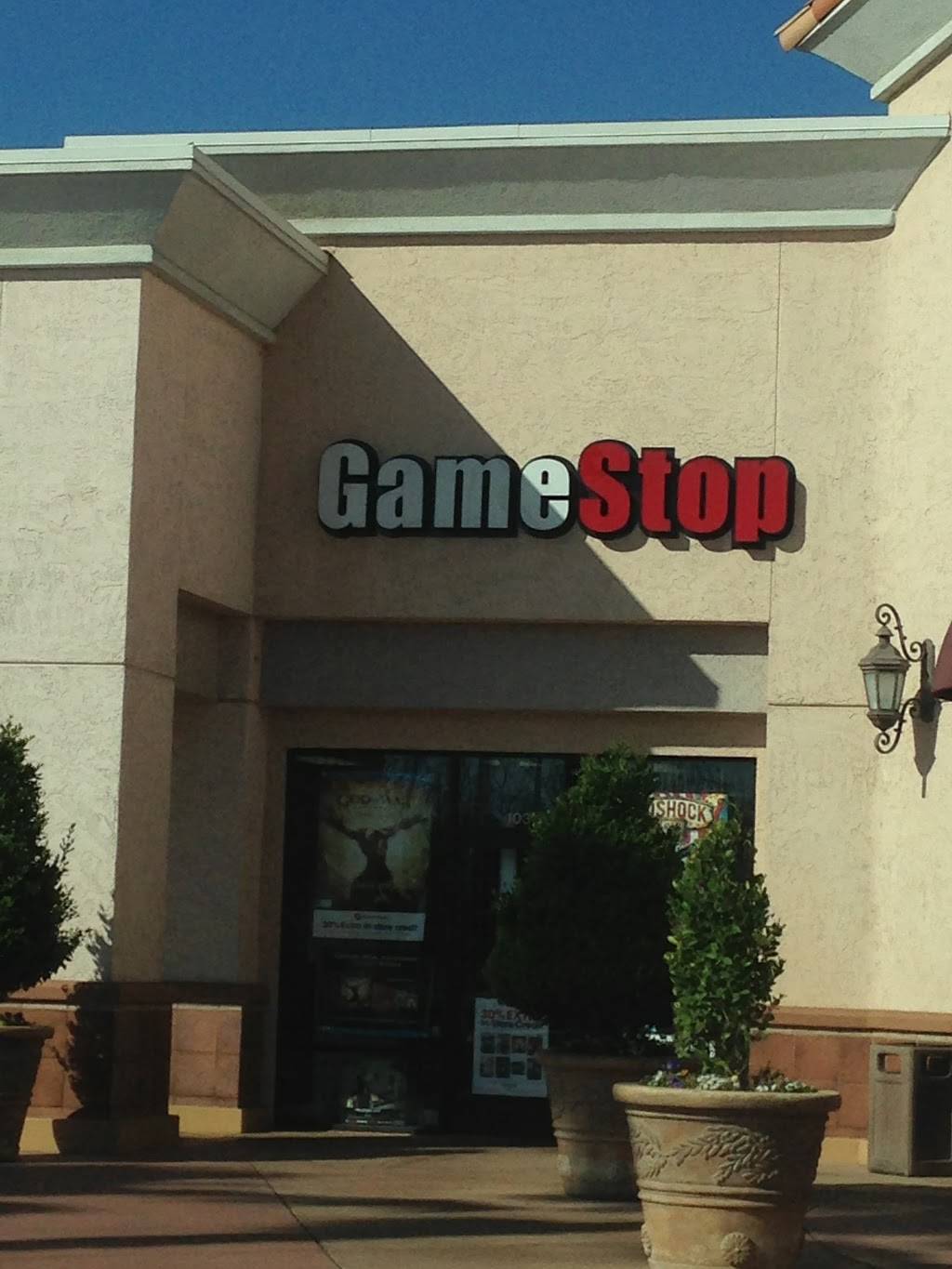 GameStop | 7675 N Blackstone Ave STE 103, Fresno, CA 93720, USA | Phone: (559) 435-4503