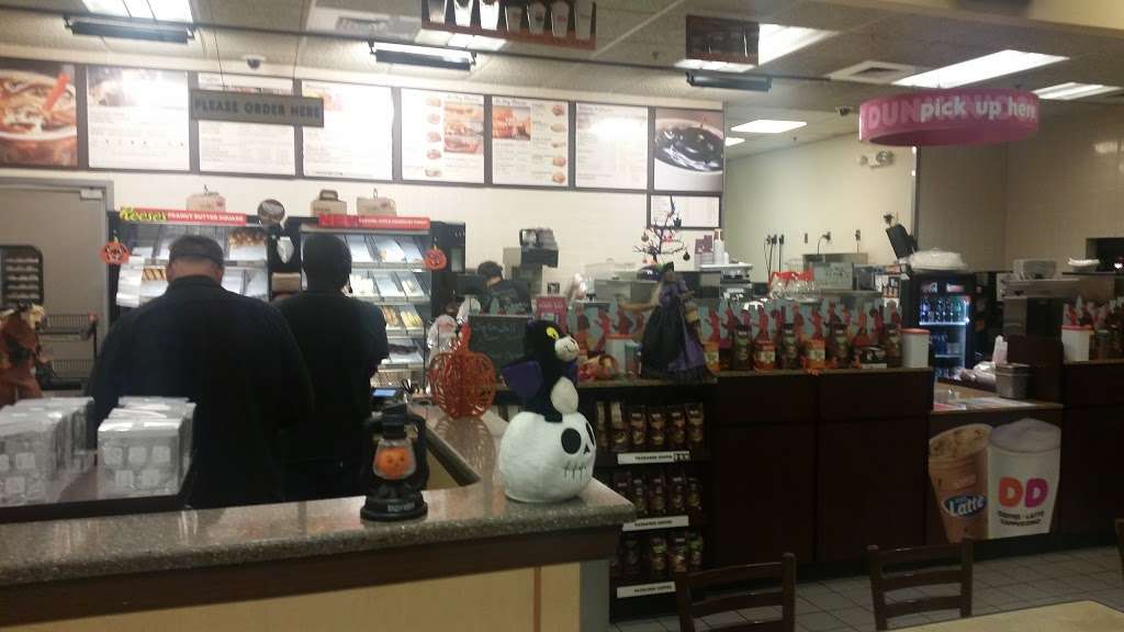 Dunkin | 16520 Lincoln Hwy, Breezewood, PA 15533, USA | Phone: (814) 735-7274