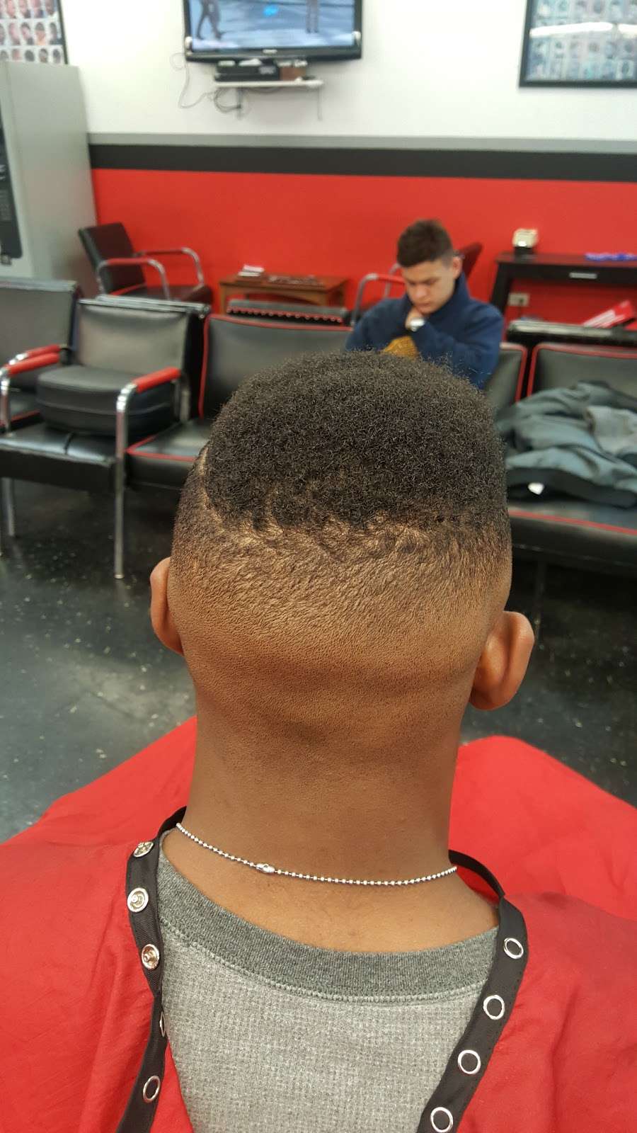 J Bs Barber Shop | 2403 Martin Luther King Jr Dr, North Chicago, IL 60064, USA | Phone: (847) 473-9800