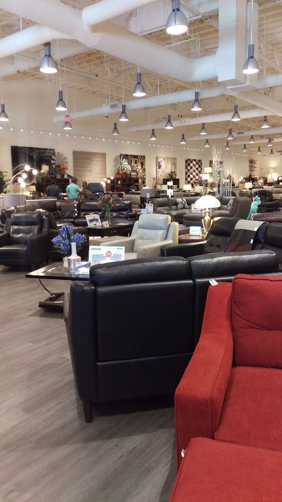 Bob’s Discount Furniture and Mattress Store | 25560 The Old Rd, Valencia, CA 91381, USA | Phone: (661) 523-3422
