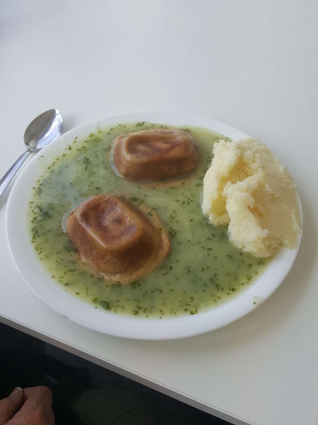 Barneys Pie&Mash | 6 Garnett Way, Walthamstow, London E17 5PE, UK | Phone: 020 3581 1677