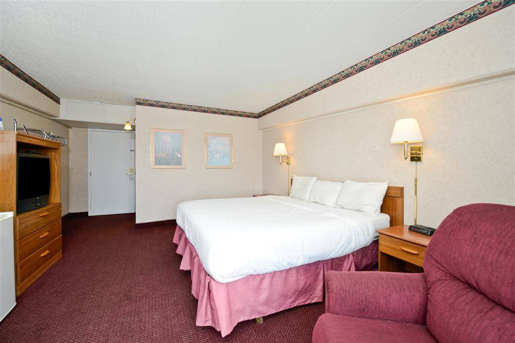 Americas Best Value Inn & Suites Benton Harbor | 798 Ferguson Dr, Benton Harbor, MI 49022, USA | Phone: (269) 927-1172