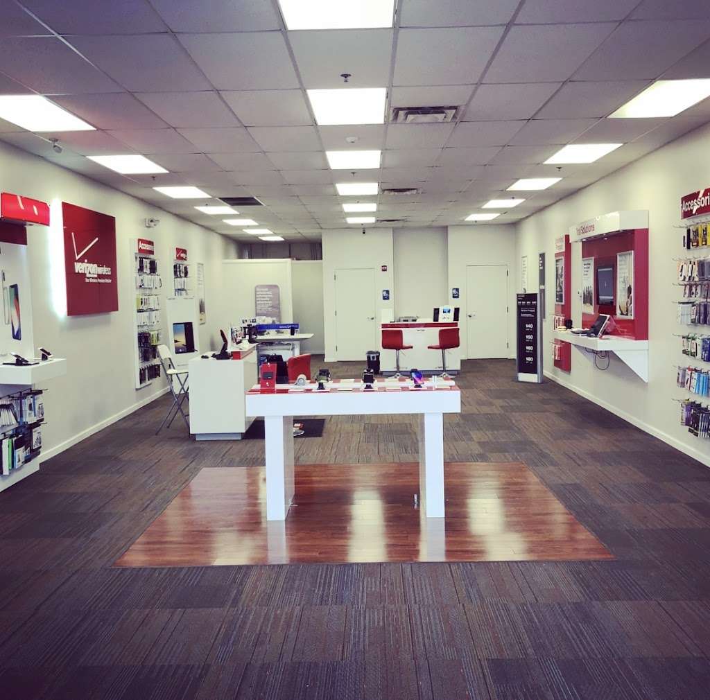 Verizon Authorized Retailer, Your Wireless | 6436 Trading Square, Haymarket, VA 20169 | Phone: (703) 754-8400