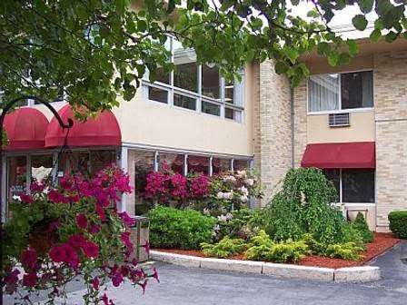 Briarcliffe Manor Skilled Nursing & Rehabilitation | 49 Old Pocasset Rd, Johnston, RI 02919, USA | Phone: (401) 944-2450