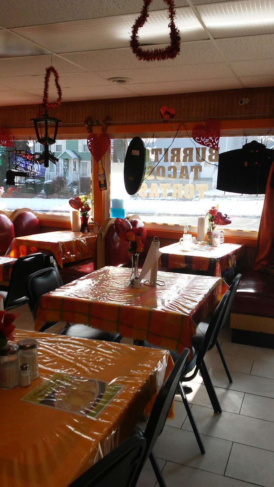 El Caporal | 622 Washington St, Waukegan, IL 60085, USA | Phone: (847) 336-9329