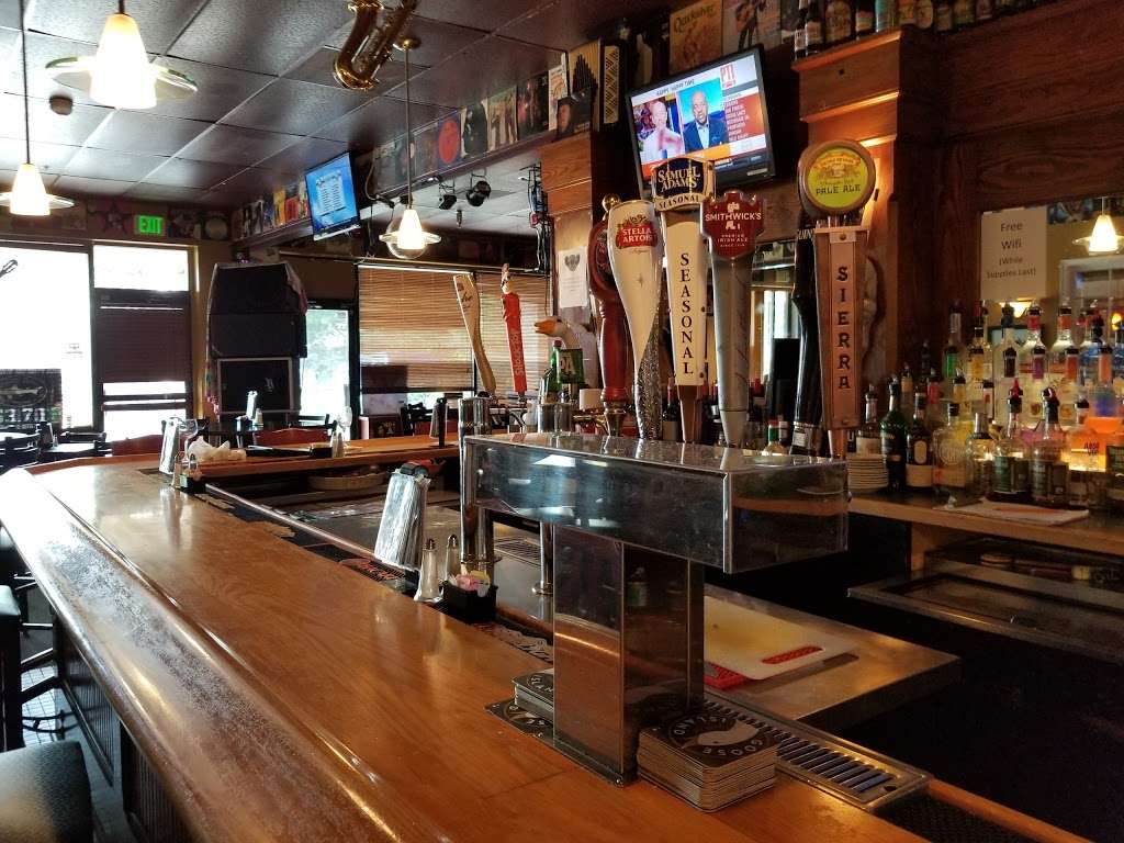 Smokin Hot Bar & Grille | 2465 MD-97, Glenwood, MD 21738