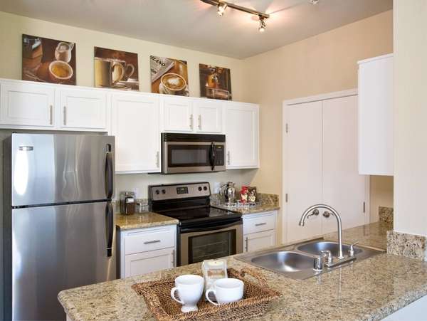 Castlerock Apartments | 5700 Lochmoor Dr, Riverside, CA 92507, USA | Phone: (951) 682-8444