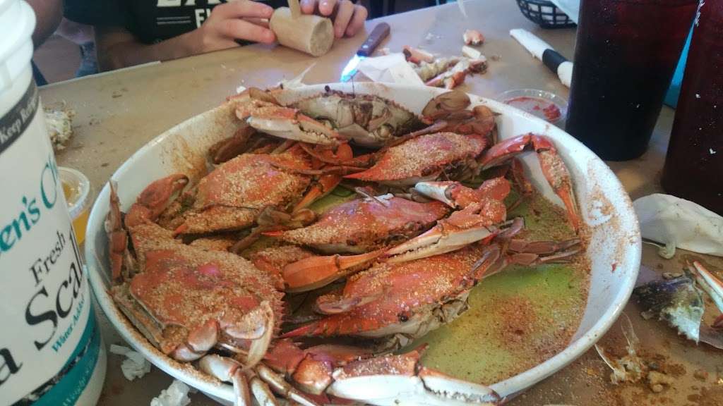 Captain Leonards Seafood Restaurant | 27240 Morganza Turner Rd, Mechanicsville, MD 20659, USA | Phone: (301) 884-3701