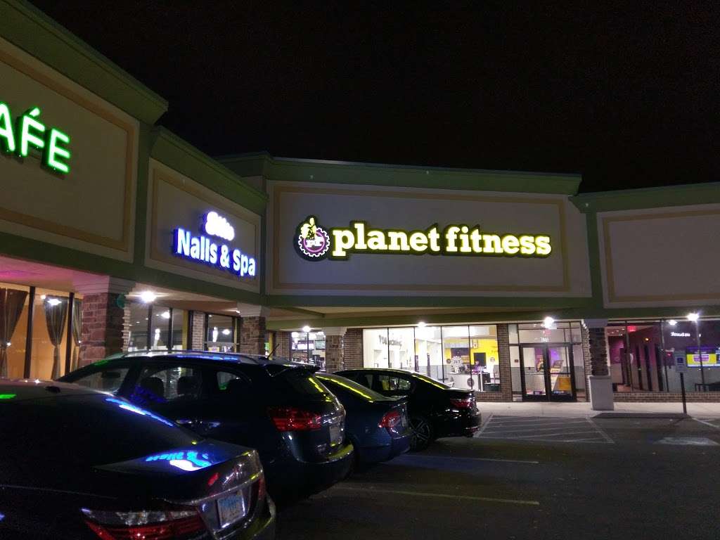 Planet Fitness | 525 W Lake St, Addison, IL 60101 | Phone: (331) 979-7169