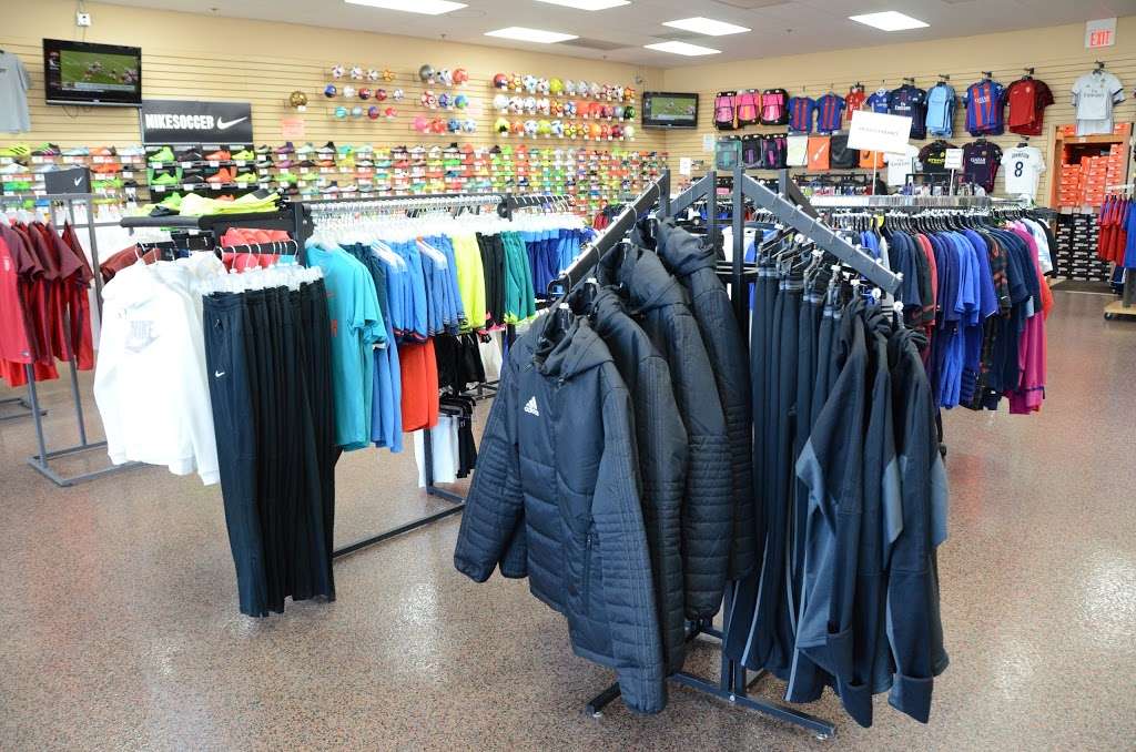 The Soccer Edge | 936 Roosevelt Rd, Glen Ellyn, IL 60137 | Phone: (630) 942-9300