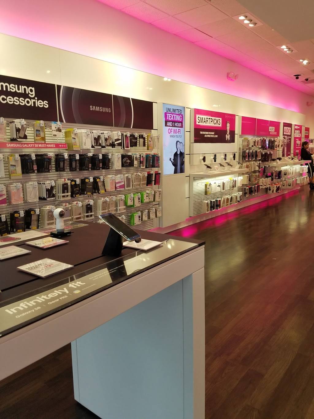 T-Mobile | 21 Revere Beach Pkwy, Medford, MA 02155, USA | Phone: (781) 396-0569