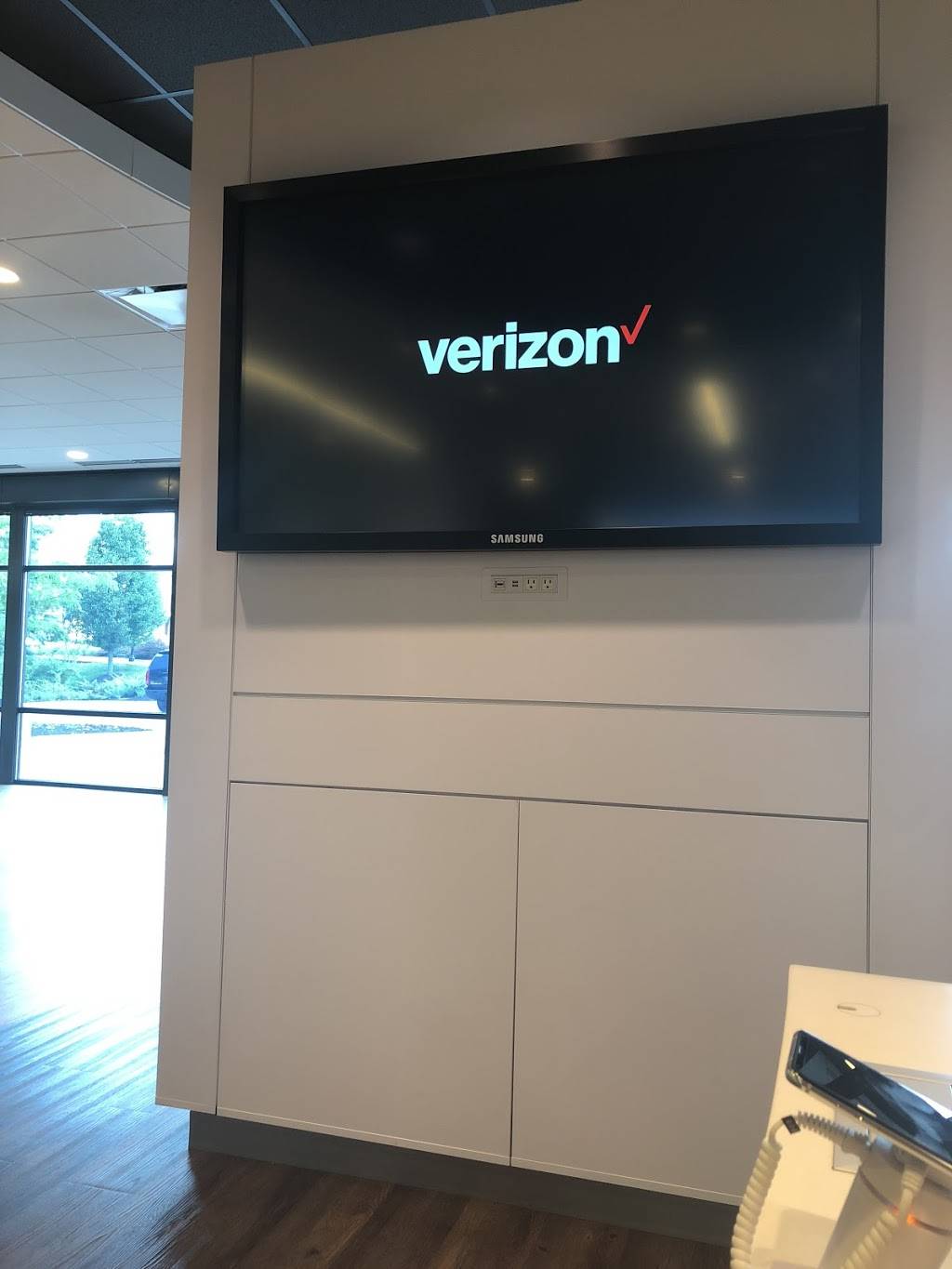 Verizon | 3650 Stone Creek Blvd #400, Cincinnati, OH 45251, USA | Phone: (513) 923-2700