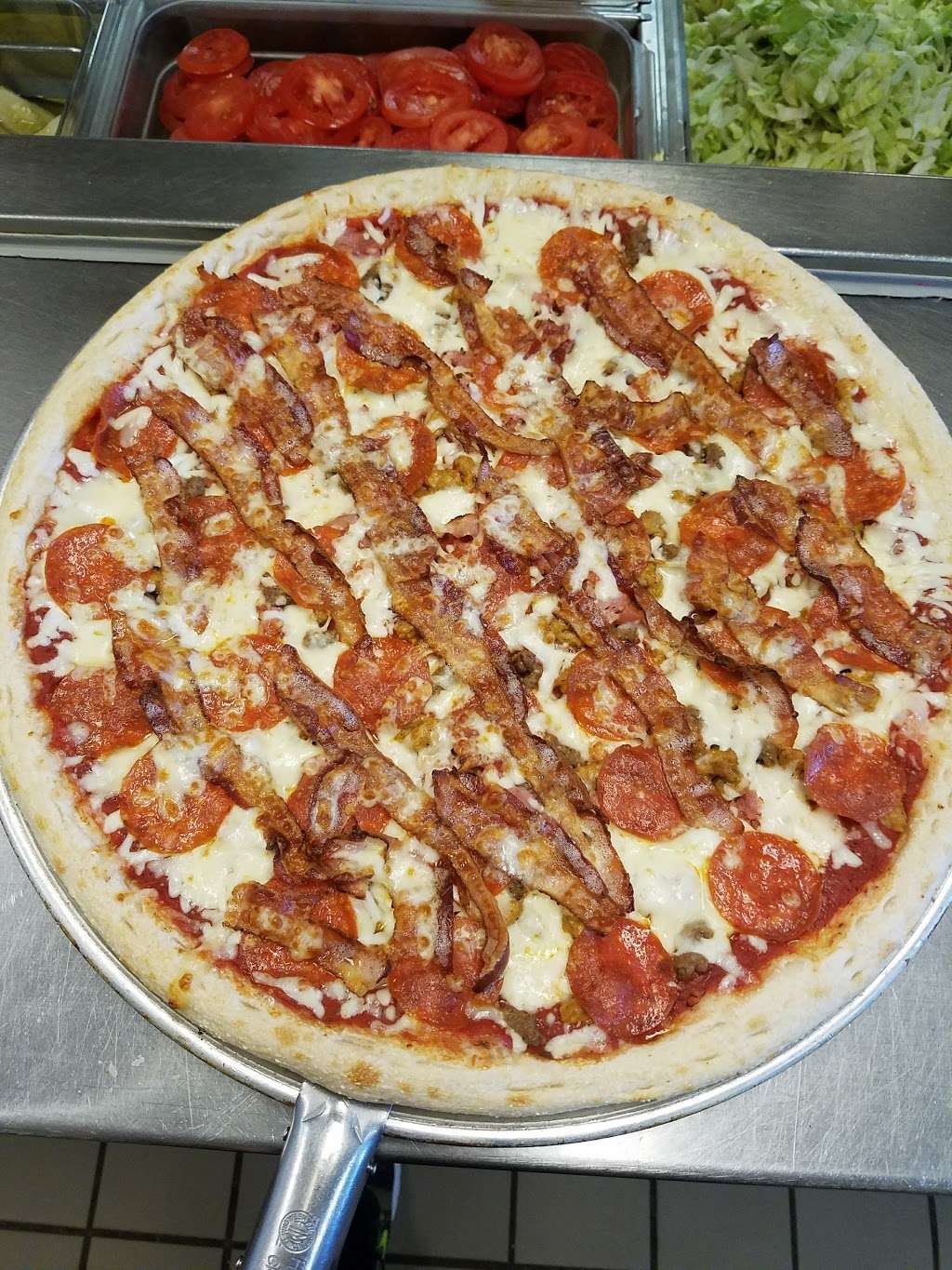 Bellacinos Pizza & Grinders | 1620 E Michigan Rd, Shelbyville, IN 46176, USA | Phone: (317) 392-9000