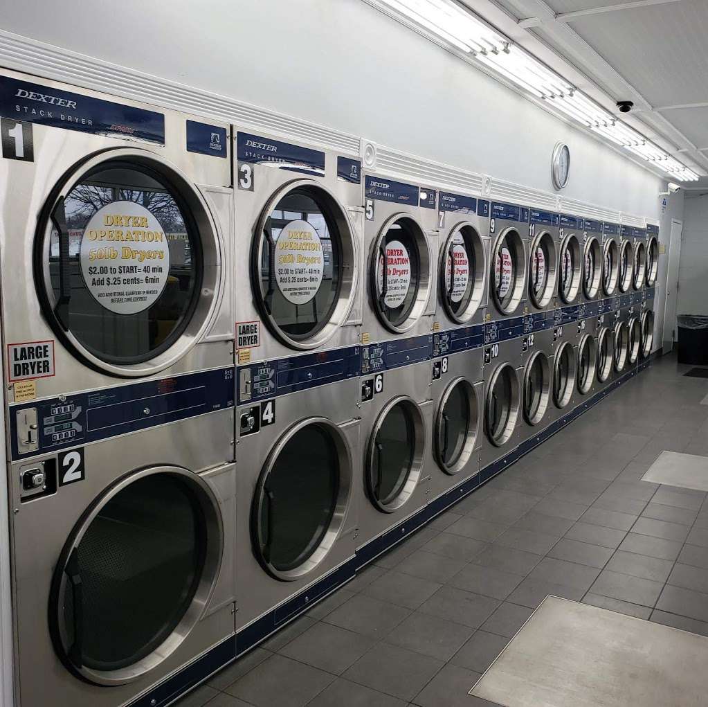Holiday Laundromat 24hr Coin Op & Wash/Dry/Fold | 3609 52nd St, Kenosha, WI 53144, USA | Phone: (262) 818-6250