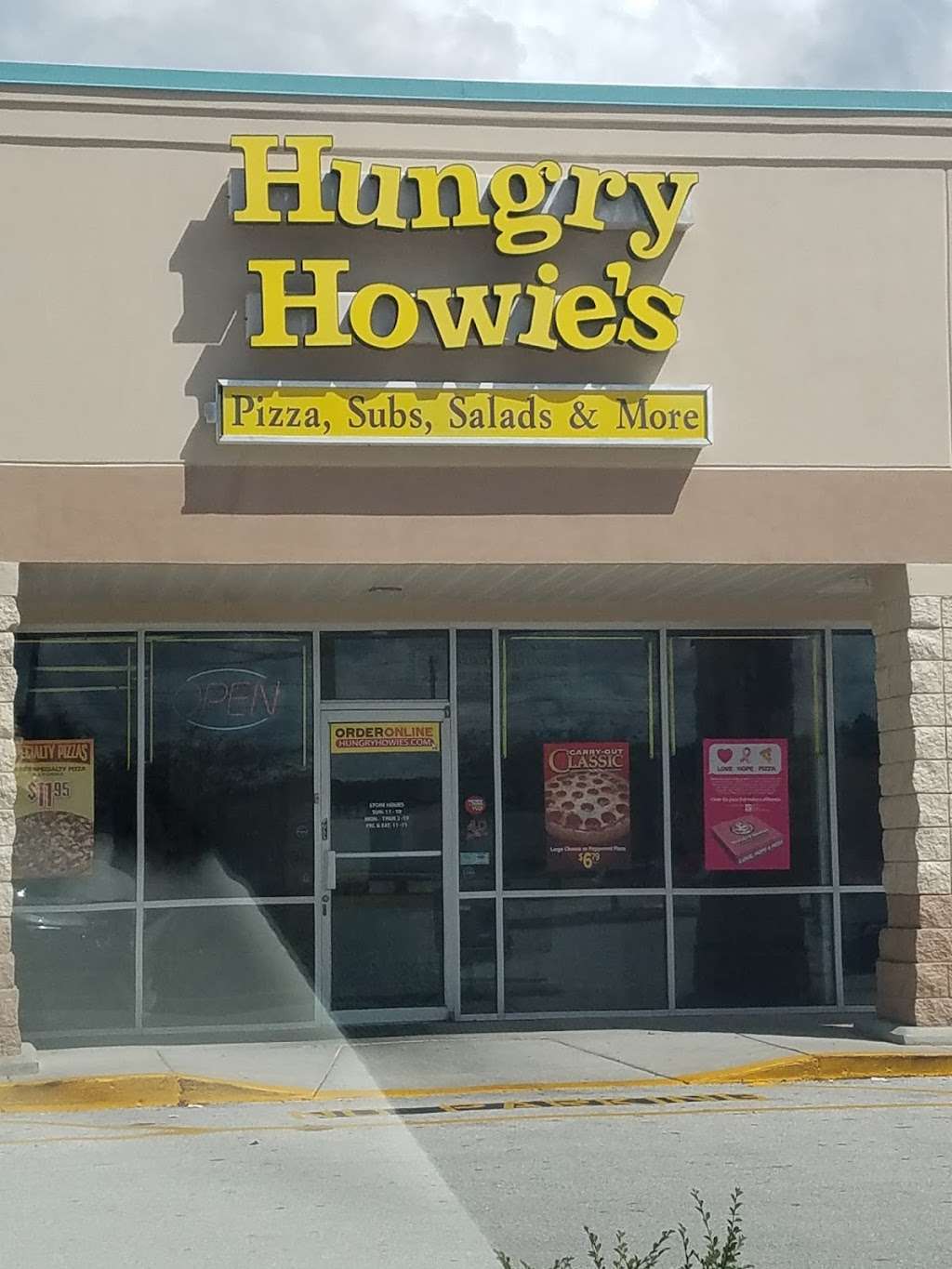 Hungry Howies Pizza | 1215 Sunrise Plaza Dr, Clermont, FL 34714, USA | Phone: (352) 241-8448