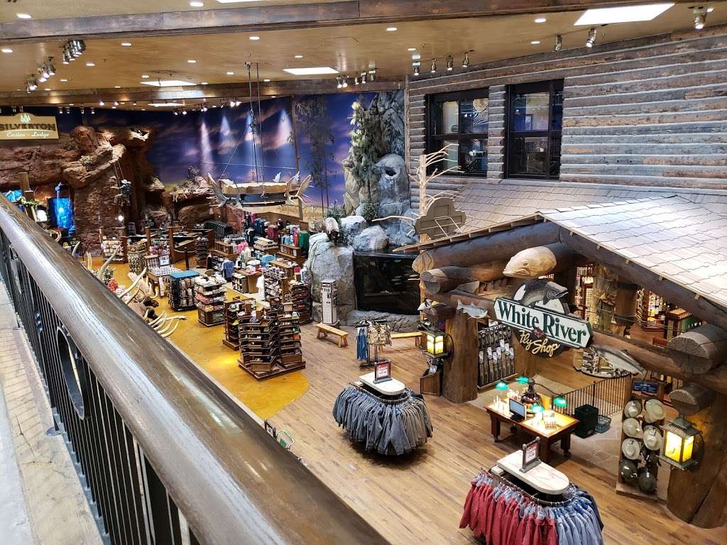 Bass Pro Shops Tracker Boat Center | 8200 Dean Martin Dr, Las Vegas, NV 89139, USA | Phone: (702) 730-5180