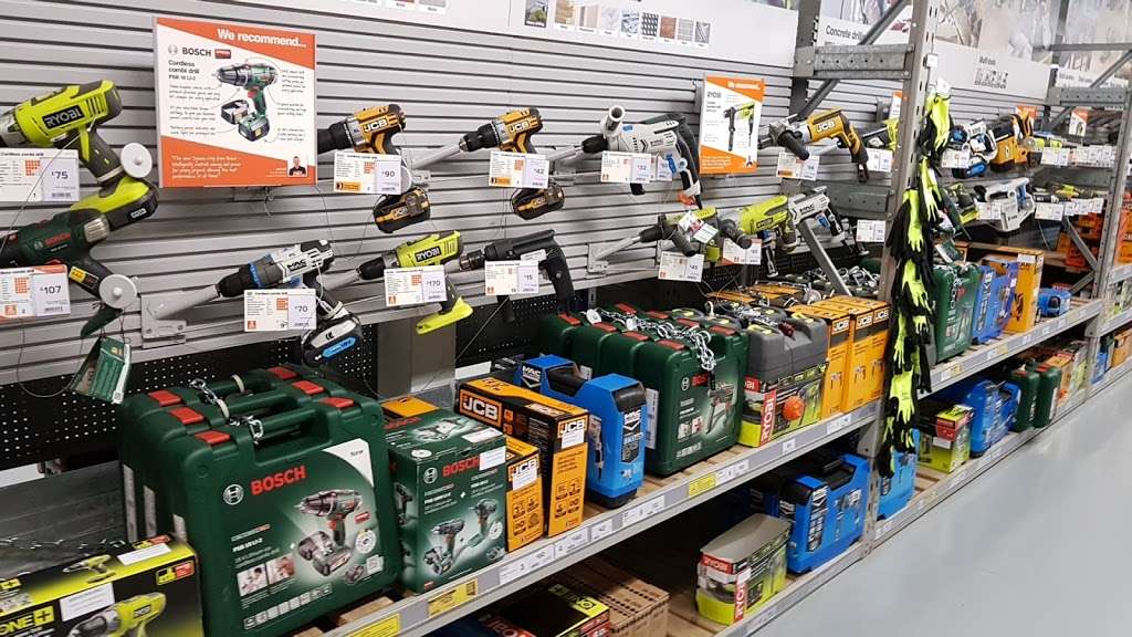 B&Q | Crittalls Corner Sidcup Bypass Passage Sidcup Sidcup LONDON, Sidcup DA14 6LX, UK | Phone: 020 8308 1844