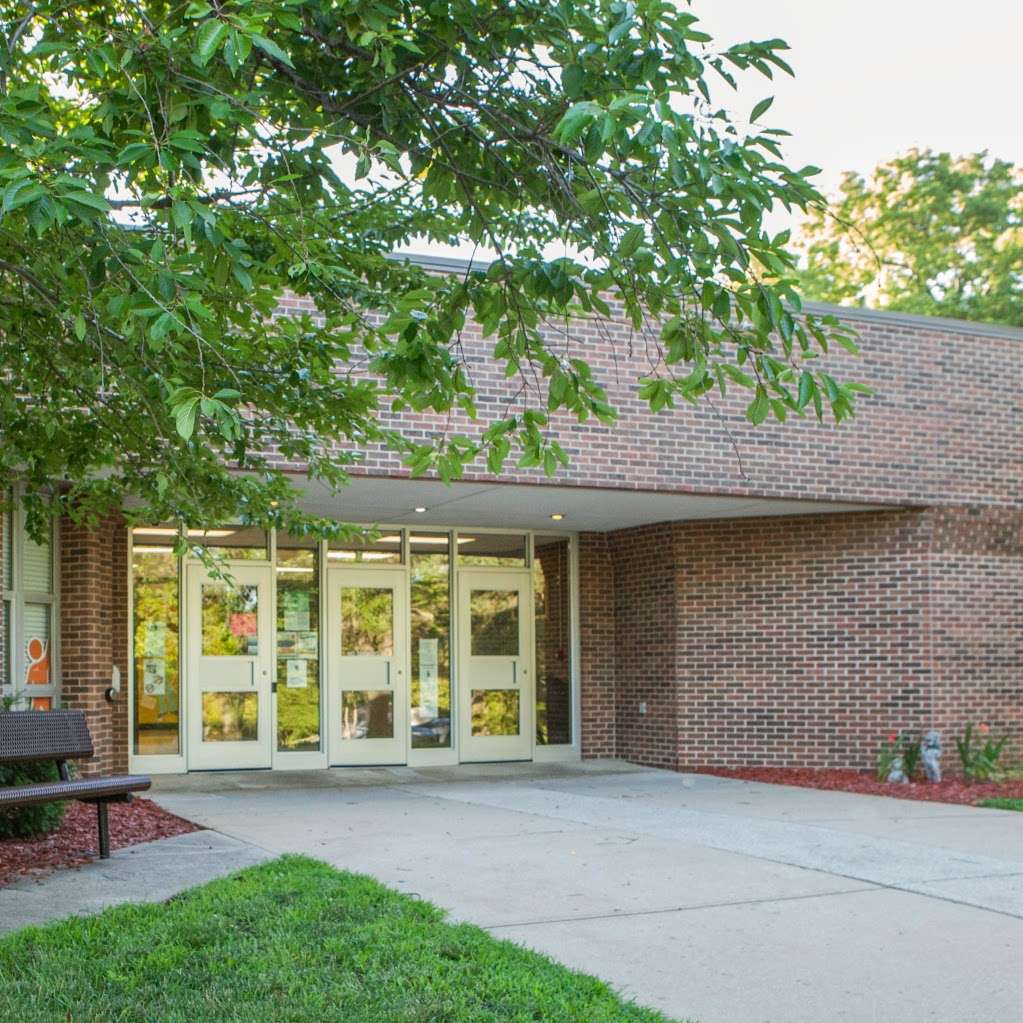 Santa Fe Trail Elementary School | 1301 Windsor St, Independence, MO 64055, USA | Phone: (816) 521-5450