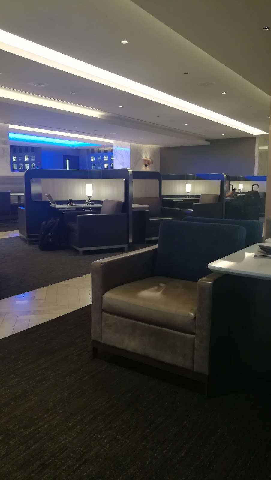 United Polaris Lounge | Chicago, IL 60666, USA